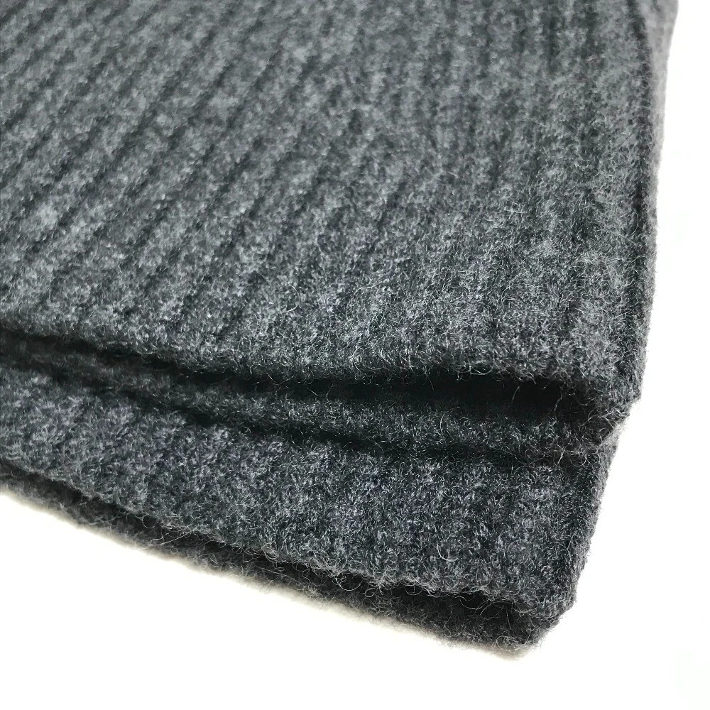 LOUIS VUITTON（LV） Poncho con cappuccio Louis Vuitton lavorato a maglia grigio cashmere