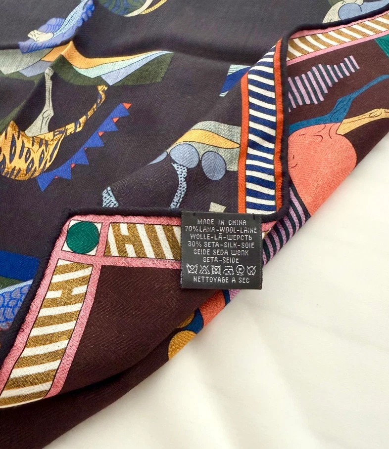 70% Cashmere 30% Silk 2 Face Solid color horse Print Scarf Shawl Wrap 65X65cm  - Image 4 of 4