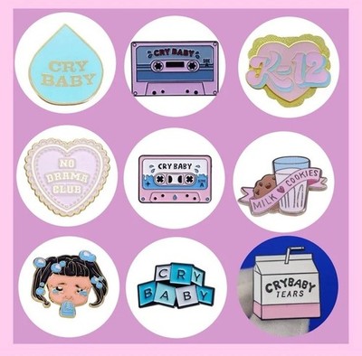 Melanie Martinez Künstler Album inspiriert Pin Anstecker Brosche *WÄHLEN SIE IHRE EIGENE*