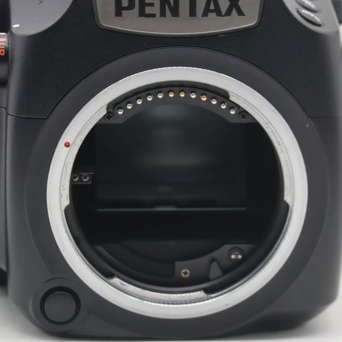 PENTAX Medium Format Digital SLR Camera 645Z Body - Picture 10 of 10