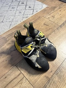 La Sportiva Climbing Shoes - Yellow and Black Mens Size 44 With Slight Wear