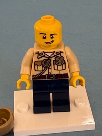 LEGO City Minifig cty0519 - Swamp Police Officer - Light Scratches/No Cracks