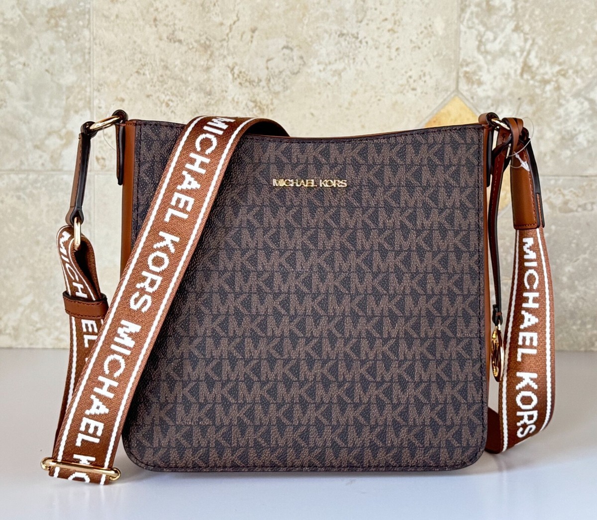 MICHAEL KORS ショルダーバッグ ブラウン　A4サイズ Michael Kors Jet Set Travel Small Shoulder Messenger Bag MK Brown