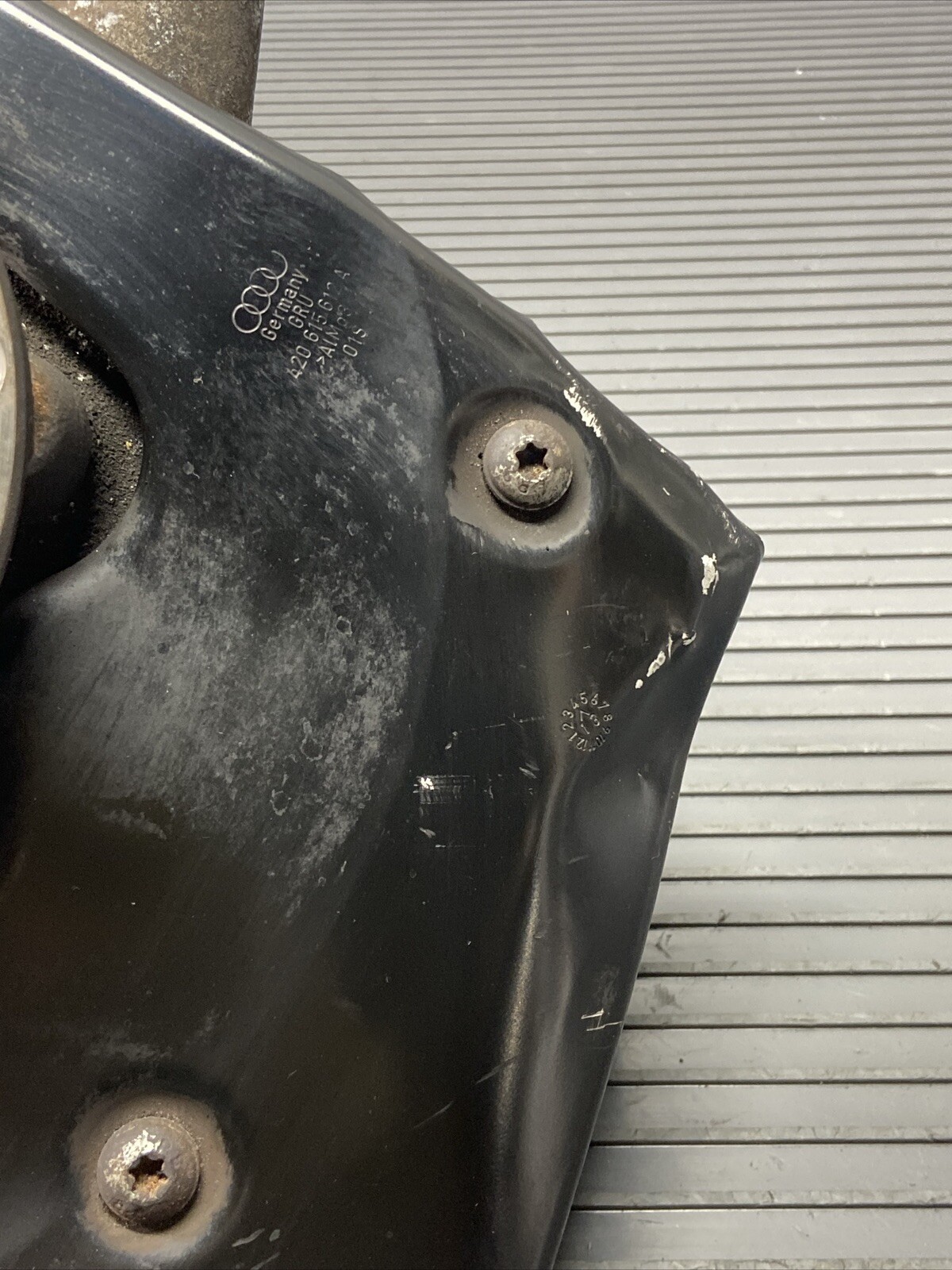 2008-2015 Audi R8 42 Rear Right Spindle Knuckle Hub Carrier 70k Miles OEM