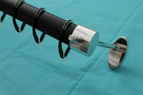 Bastoni e binari neri per la casa