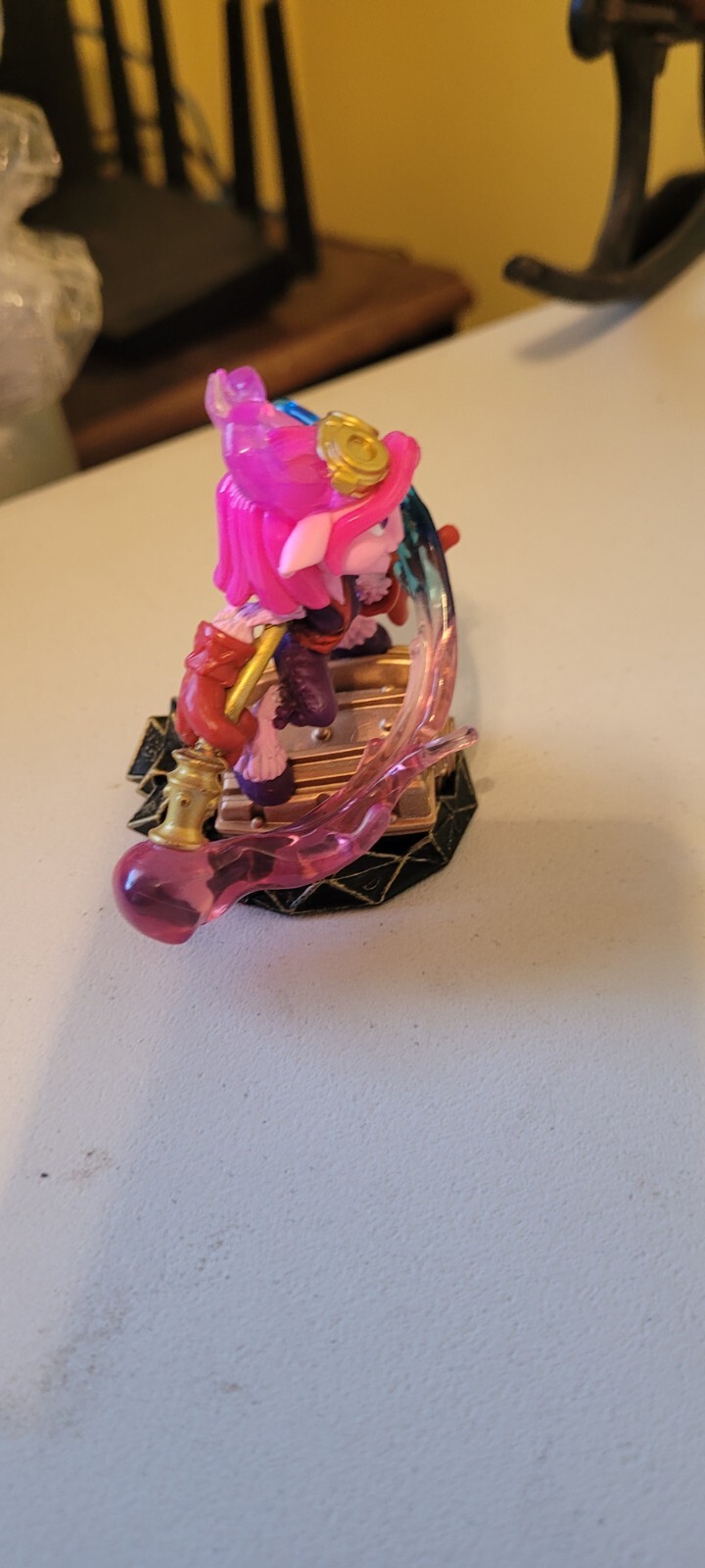 Picture 4 of 5