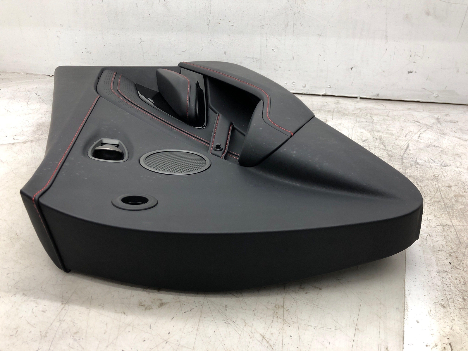 2020-2023 ASTON MARTIN VANTAGE ROADSTER RIGHT DOOR PANEL TRIM BLACK W/ RED OEM