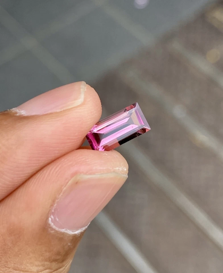 Pure pink! Natural Pink Tourmaline Emerald cut shape / 1.57CTS Genuine pink Tour - Image 3 of 4