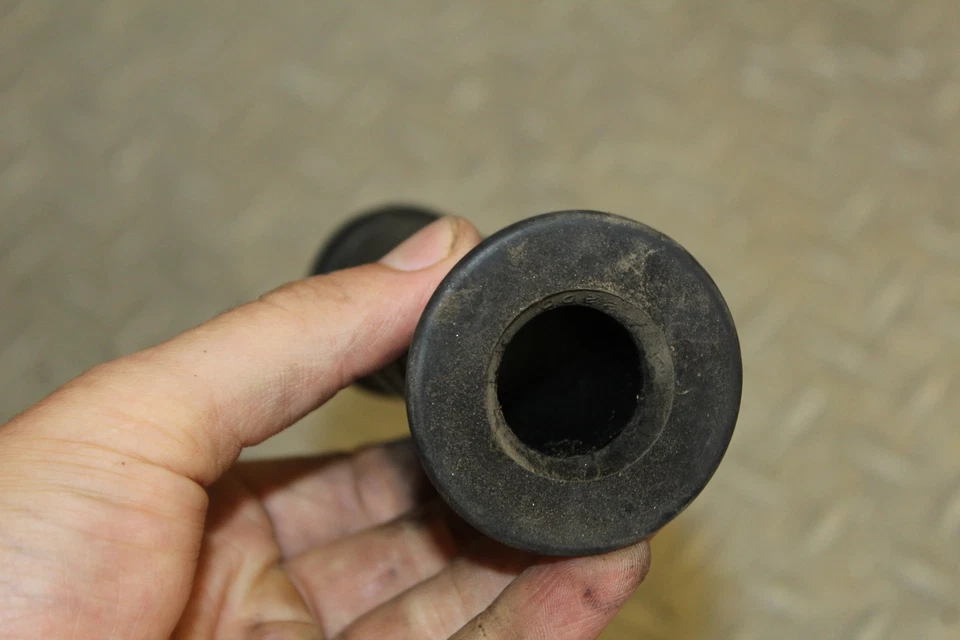 Suzuki Bandit 1250S GSF1250S 2008 clipón derecho izquierdo manillar empuñaduras par Foto 2 de 4