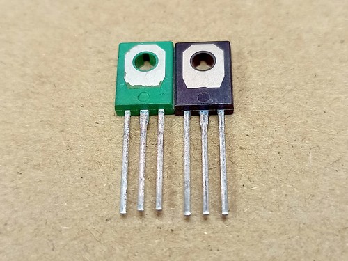 2 pcs HITACHI 2SB1109 2SD1609 transistor Made in Japan Early production - Picture 2 of 2