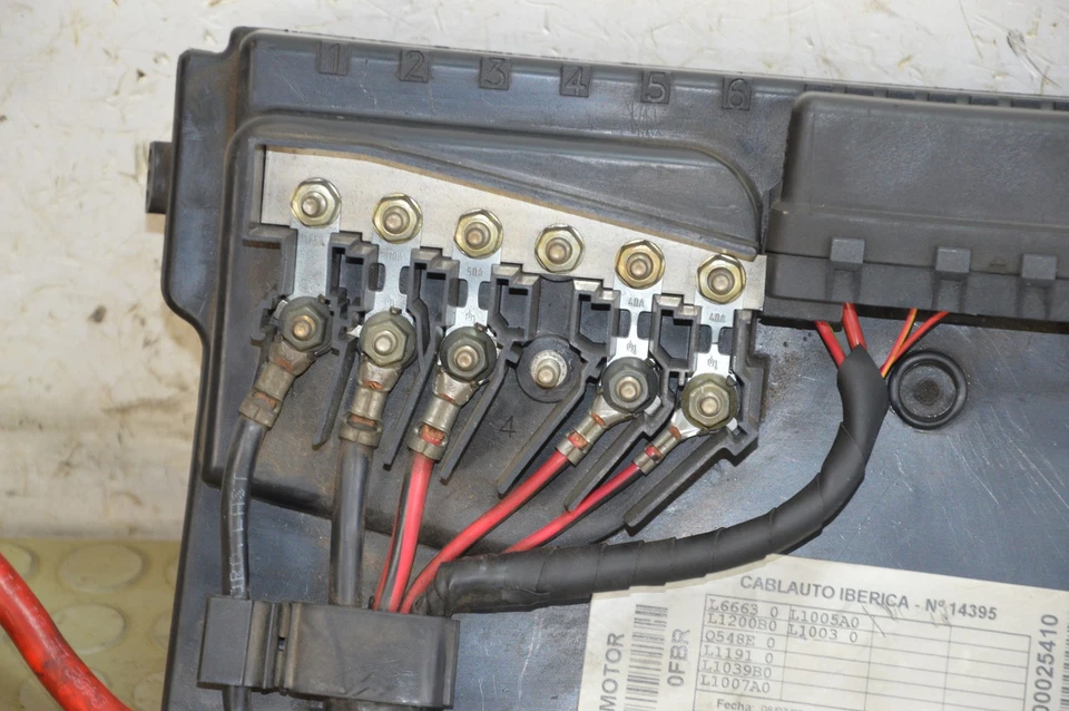 24385 Centralina batteria con polo positivo Vw Fox dal 2005 al 2011 cod 6q093755 - Immagine 2 di 4