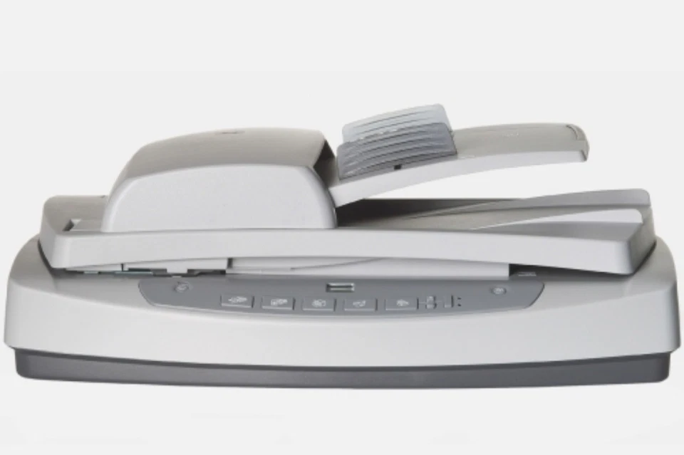 NEW IN BOX HP Hewlett Packard ScanJet 5590 Flatbed Scanner WITH CORDS - Image 2 of 2