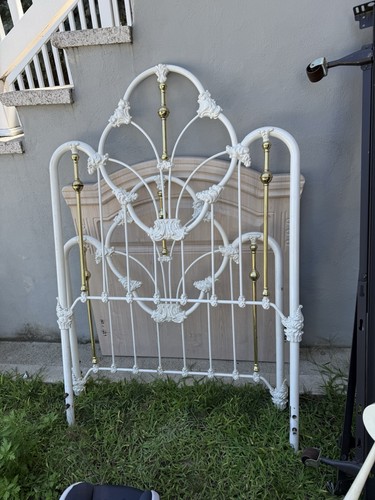 Antique 80’s Victorian Twin Headboard And Footboard