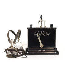 Minty 1922 Federal Jr. Radio w/Orig. Crystal Detector & Federal Headset * Works