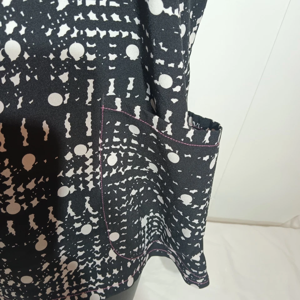 Dickies Scrub Top Black And White Abstract Print With Pink Trim Women's Size XL  - Image 2 of 4