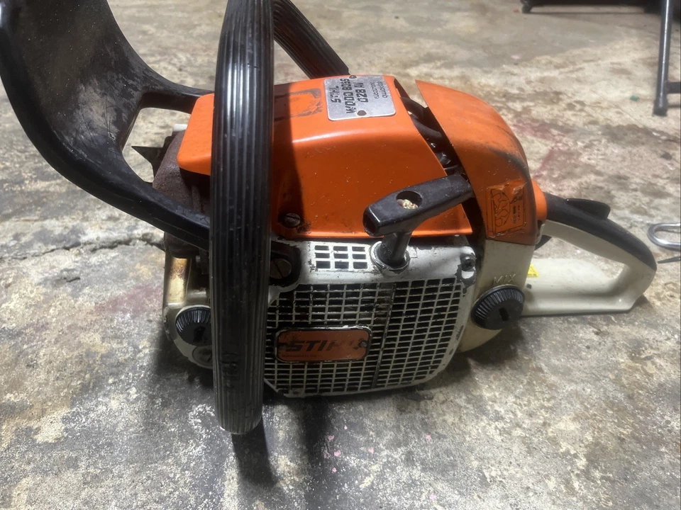 Motosierra Legendary Vintage STIHl Wood Boss 028 AV  Foto 2 de 4