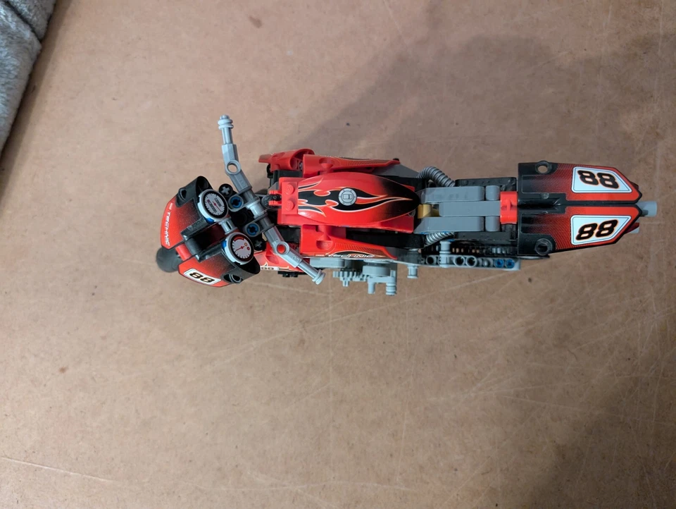 LEGO Technic 8051 Motorbike, photo 3 of 5