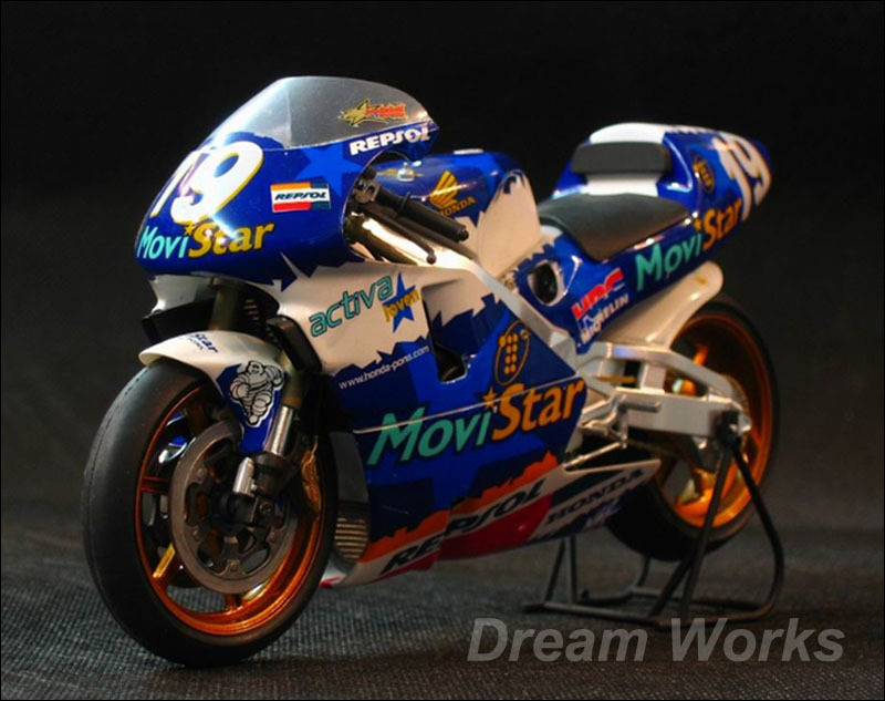 Award winner Built Tamiya 1/12 MoviStar Pons Honda NSR500 