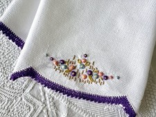Vintage Guest Towel Hand Embroidery Floral Crochet Cotton Huck 52cm / 20.5"