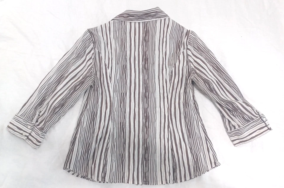 Blusa Tribal Marrón Blanco Rayas Mujer Talla M Arrugada Manga 3/4 Cuello en V Abotonada Foto 3 de 4