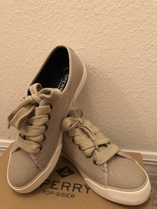 sperry top sider pier view