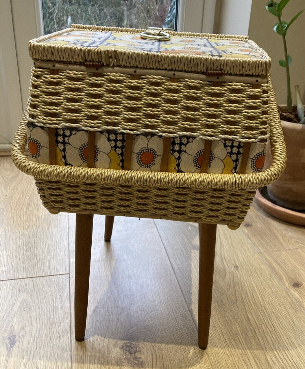 Rare Vintage Retro Late 1960s/1970s Fabric/Wicker Weave Sewing Box 8
