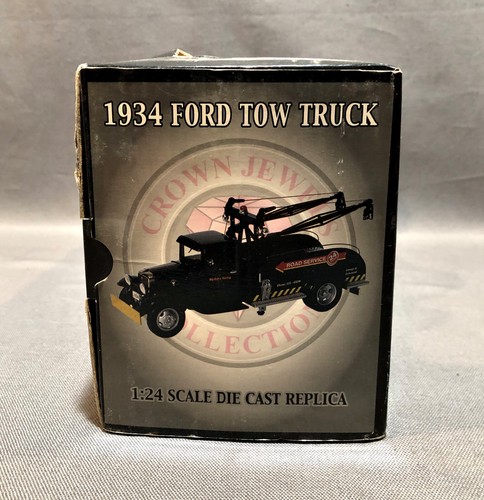 Crown Premiums Snap-On 1934 Ford Black & Silver Tow Truck 1:24 Scale #24101875 - Picture 6 of 17