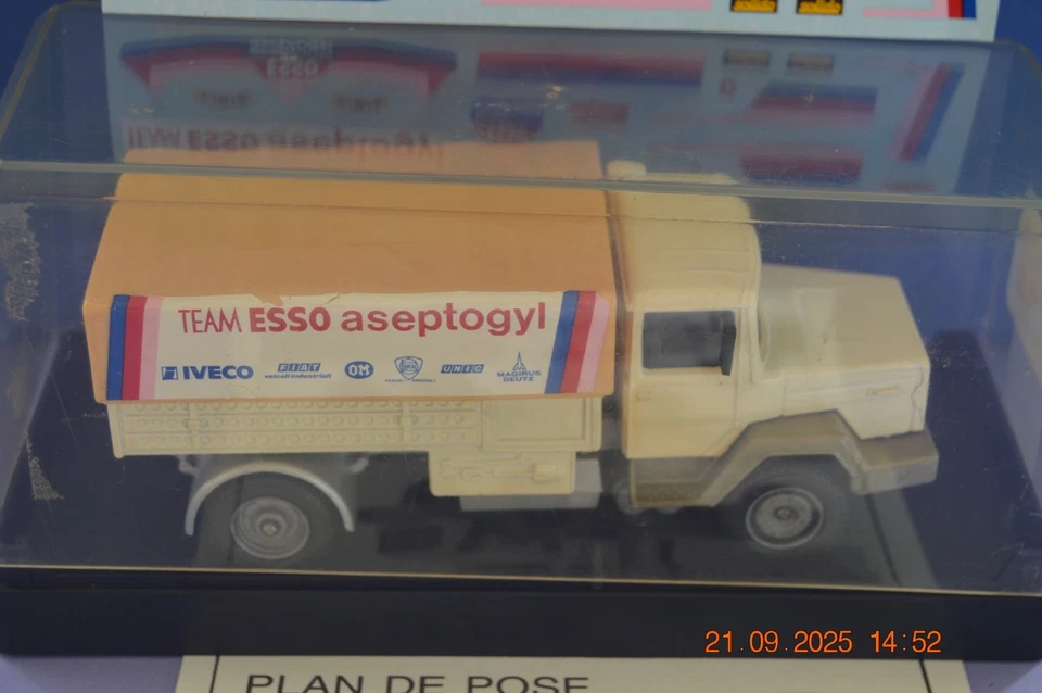 SOLIDO N°1911 BERLIET IVECO TRANSAFRICA TEAM ESSO ASEPTOGYL 1980 COLLECTOR 1/43. - Photo 2/4