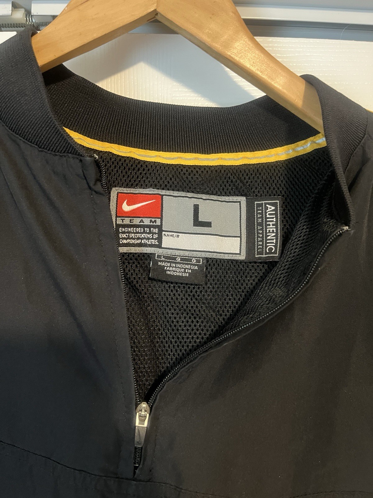 SACAI X NIKE Nike Authentic Iowa Hawkeyes nero 1 4 zip pullover giacca a vento uomo taglia large