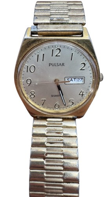 #ad Vintage Pulsar Quartz Watch Mens Gold Tone Day Date Expansion Band V538 8470 $14.99