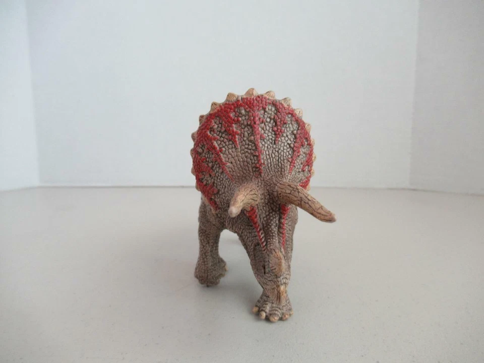 Figura de dinosaurio con cuernos Schleich Triceratops D-73527 Foto 3 de 4