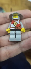 Mint LEGO Minifigure Figure Kingdoms Castle Lion Knight Quarters 7946	cas446