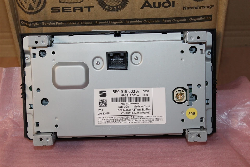SEAT Leon 2013-16 MIB Nav Unit 5F0919603A1QB New Genuine part - Image 4 of 4
