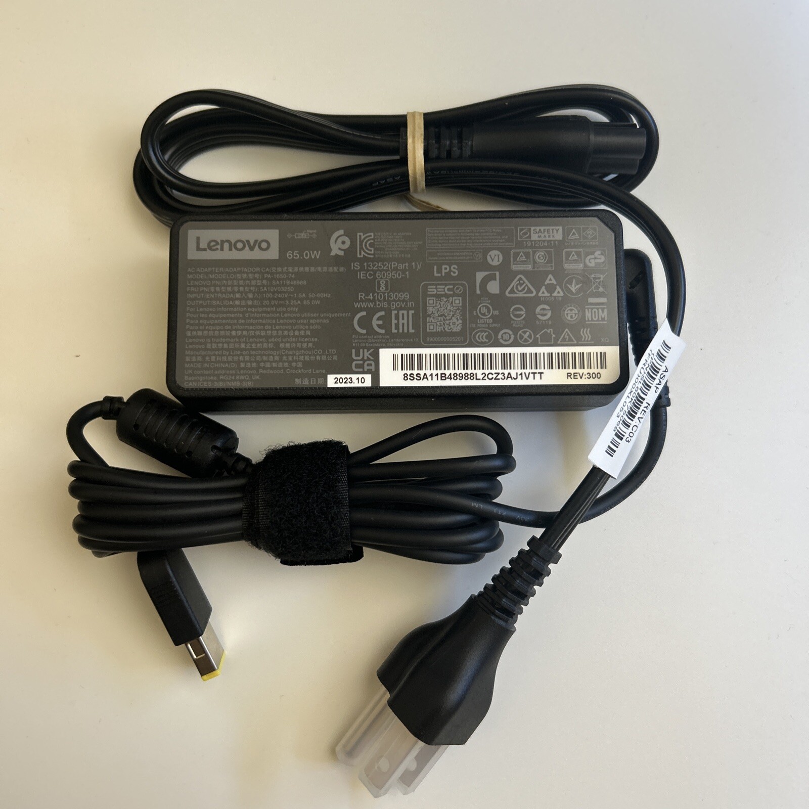 Genuine New Lenovo 65 watt AC adapter/charger w power cord Model PA-1650-74