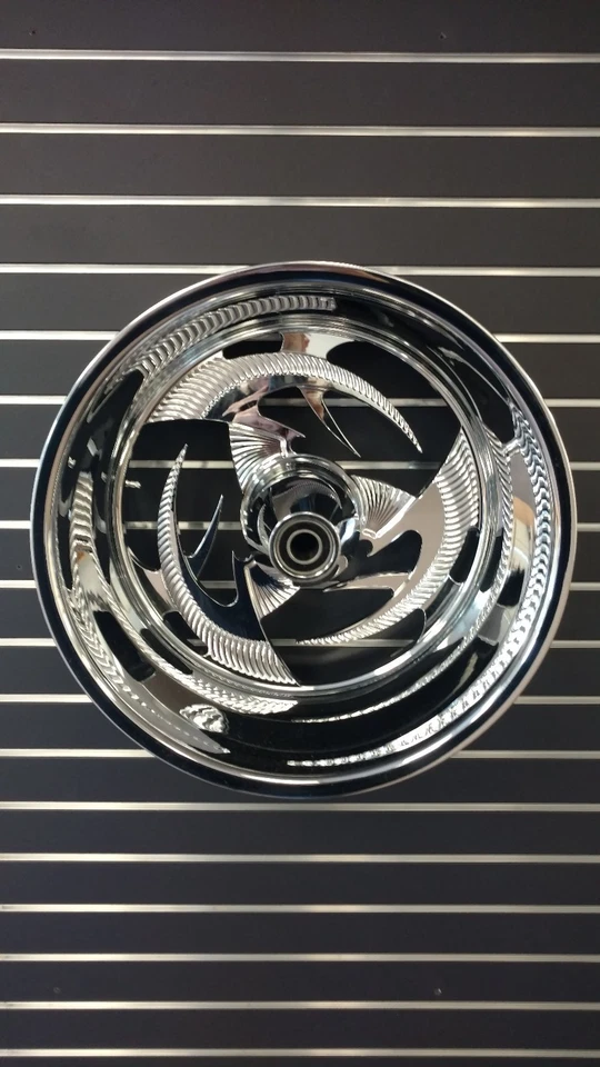 WIDE MOTORCYLE WHEEL VENETTI Chrome BILLET 18" x 9.5" FITS HARLEY & CUSTOM - Image 3 of 4