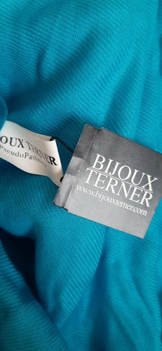 Bijoux Terner Turquoise Scarf NWT, pseudo pashmina fringe - Picture 3 of 4