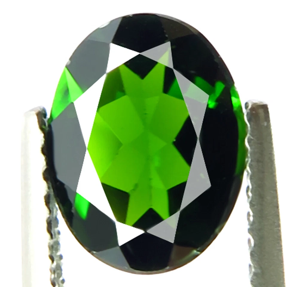 Natural Chrome Diopside 1.76ct Flawless Best 5A Green Color Perfect Oval 9x7mm - Image 2 of 4