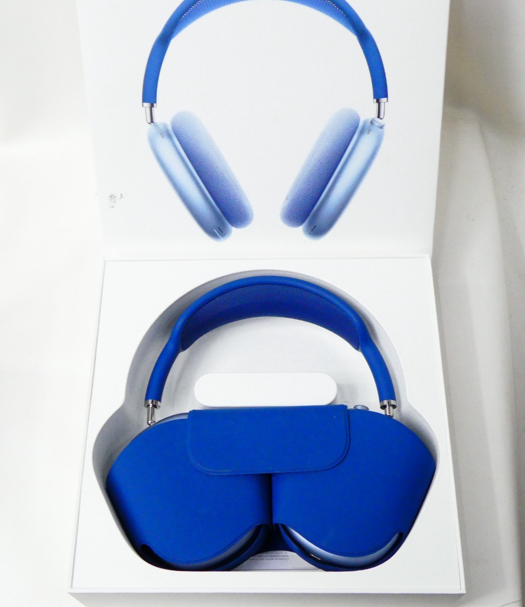 Apple Airpods Max WIRELESS NOISE-CANCELLING HEADPHONES SKY BLUE - MGYL3ZM/A