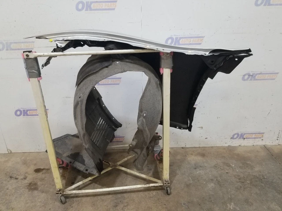 19 2019 LEXUS LS500 FENDER RIGHT PASSENGER SILVER Foto 3 de 4