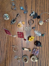 Vintage Clip on SINGLE Earrings Lot 20 Pcs See Photos