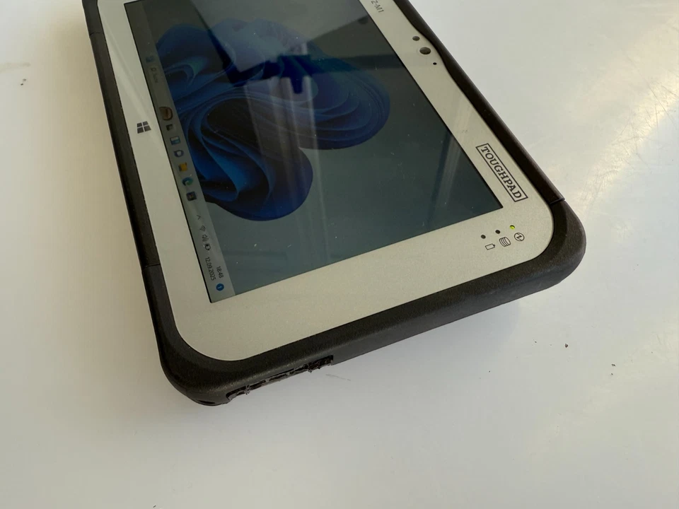 Panasonic ToughPad FZ-M1 Celeron N2807 4GB RAM 128GB SSD Táctil WWAN Windows 11 - Imagen 4 de 4