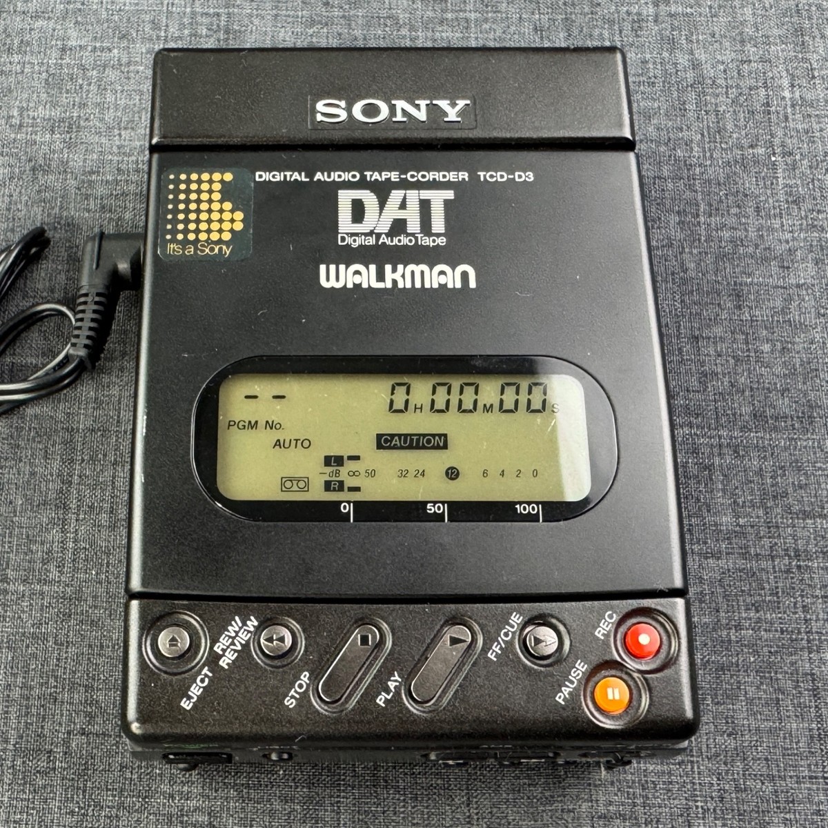 SONY TCD-D3 DAT WALKMAN Digital Audio Tape Corder Powers On