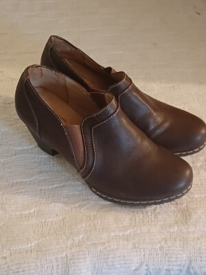 Croft & Barrow Ortholite Half Boots Womens Size 8 Brown Leather NEVER WORN. A-13