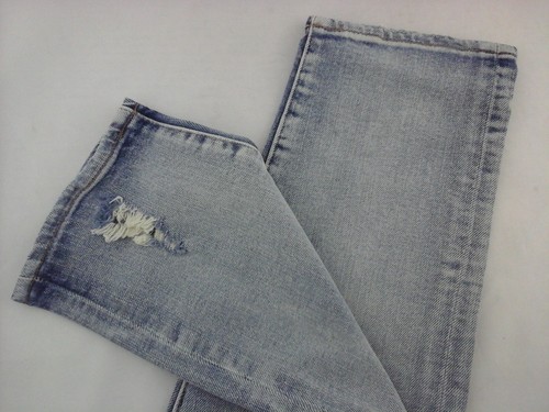 Pantalones de mezclilla LEVI'S 512 delgados hechos y hechos a mano grandes rasgaduras y reparación con logotipo grande del sol $188 - Imagen 7 de 7