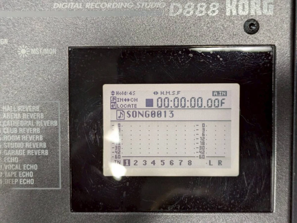 KORG D888 Digital Recording Studio Multi-Track Recorder 8-Track Mixer Pro Audio - Image 2 of 4