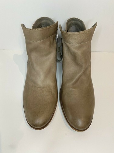 sorel zip bootie