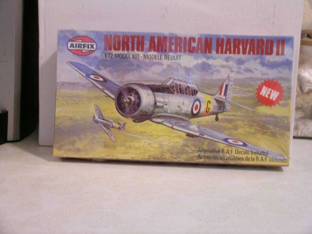 Airfix 1/72 Scale North American Harvard II---Model Kit