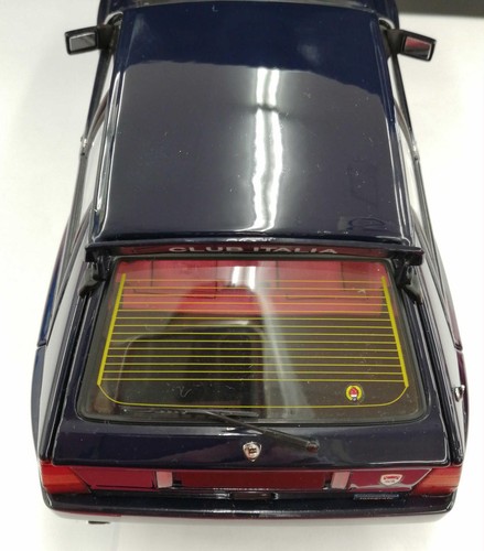 Kyosho Lancia Delta Hf Integrale 1/18 Scale Car - Picture 4 of 6