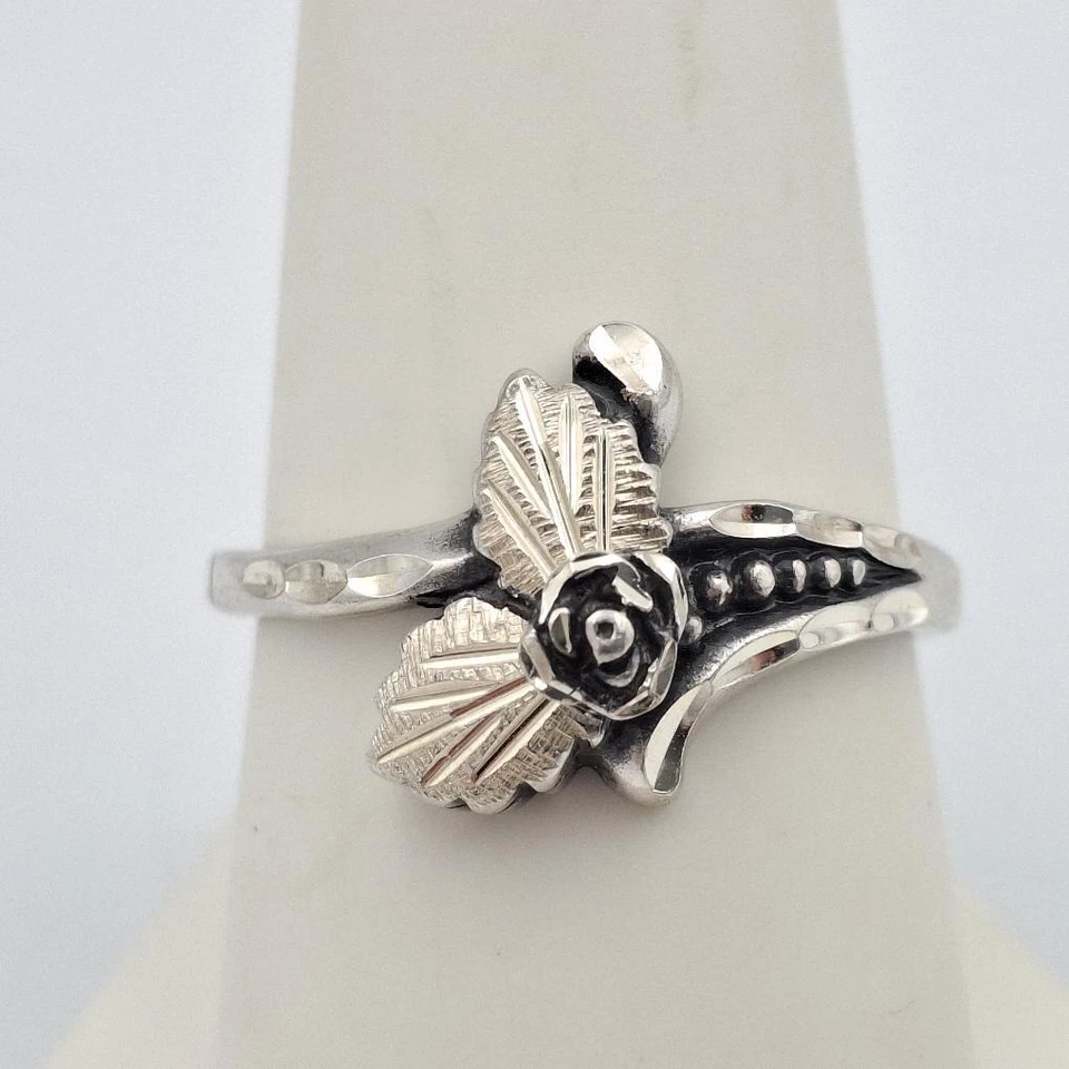 Vintage Wheeler Black Hills Gold 925 Sterling Silver 2-Tone Flower Leaf Ring 9 Foto 2 de 4