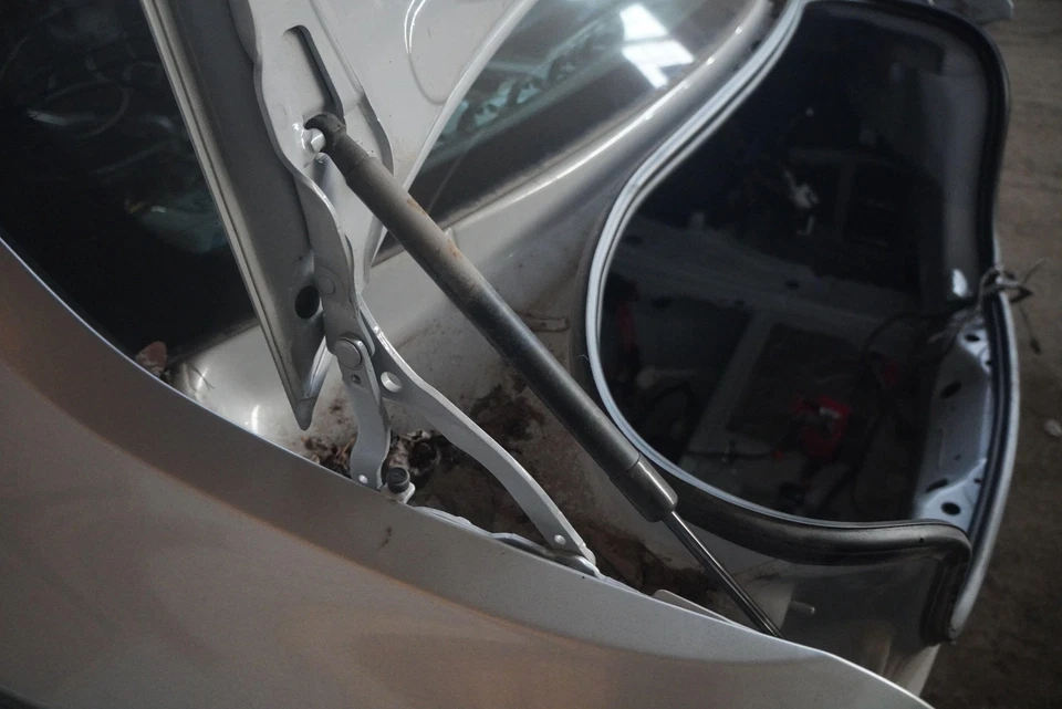 Rear Trunk Deck Lid Assembly Coupe Silver 41007377970 OEM Bmw M235i F22 14-18 Foto 4 de 4